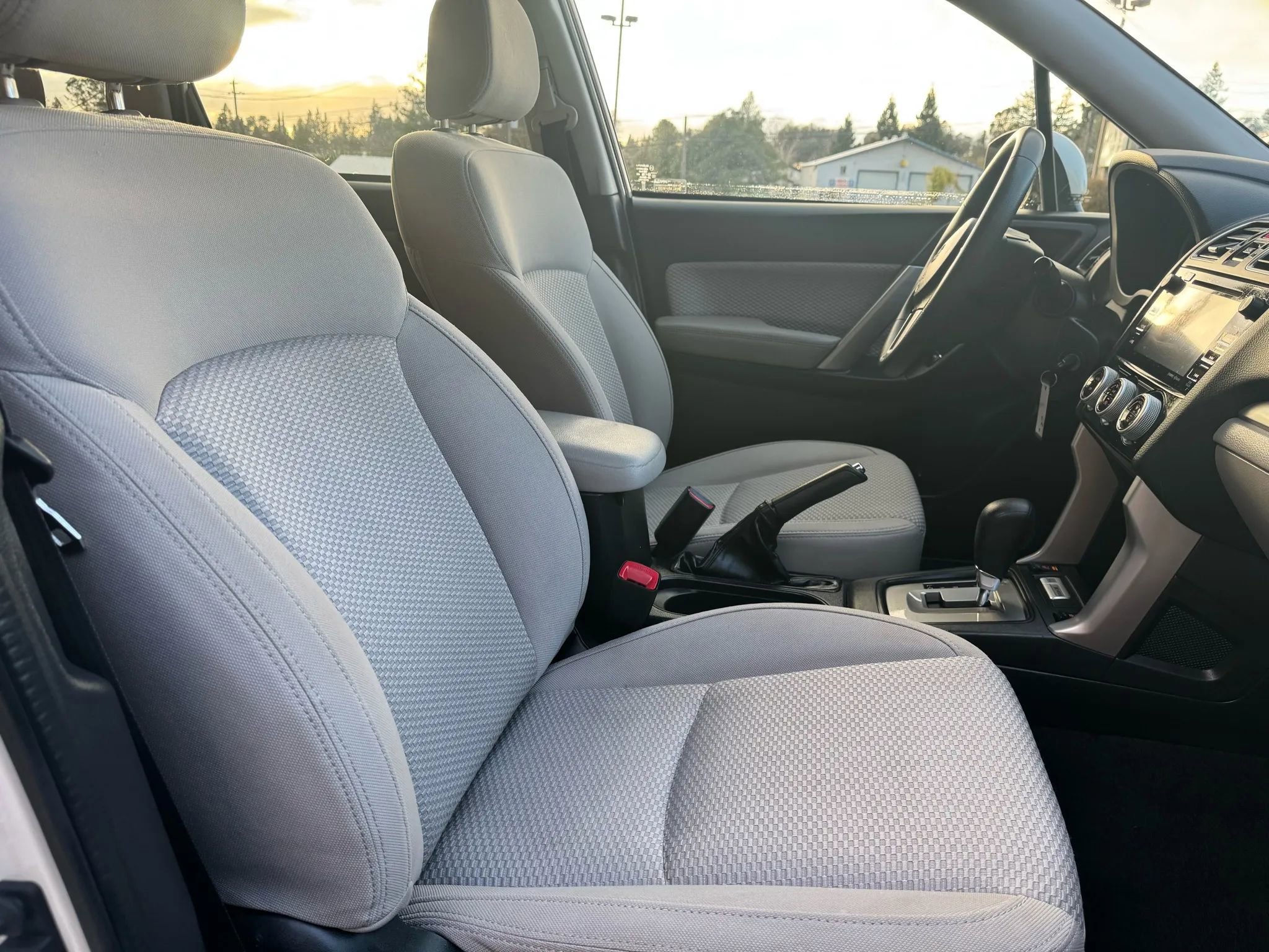 Used 2017 Subaru Forester 2.5i Premium w/ All-Weather Package image 21