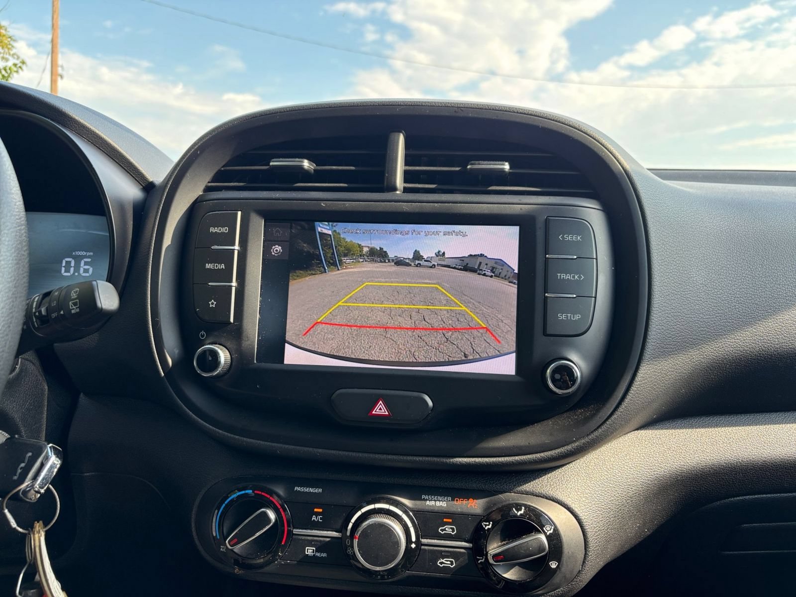Used 2025 Kia Soul LX w/ LX Technology Package FWD image 18