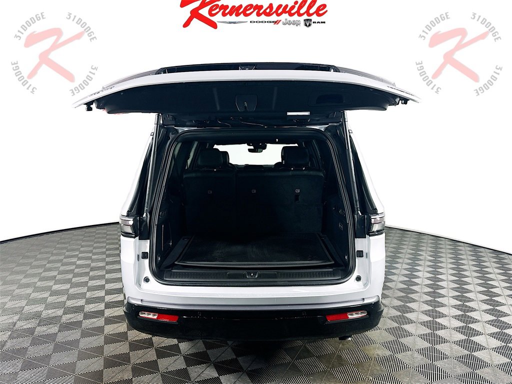 New 2026 Jeep Grand Wagoneer L Limited w/ Premium Group II image 16