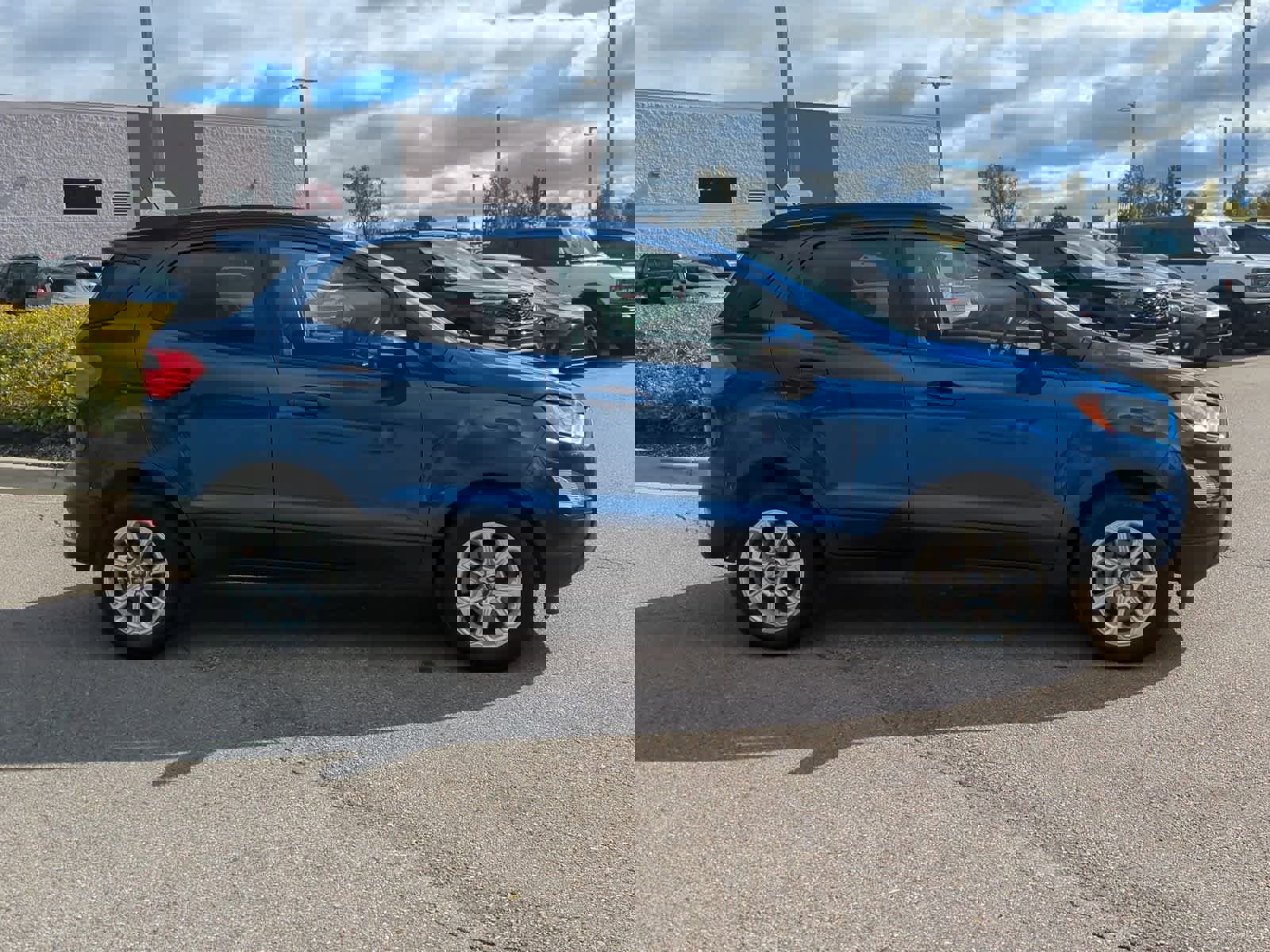 Used 2019 Ford EcoSport SE w/ SE Convenience Package image 9