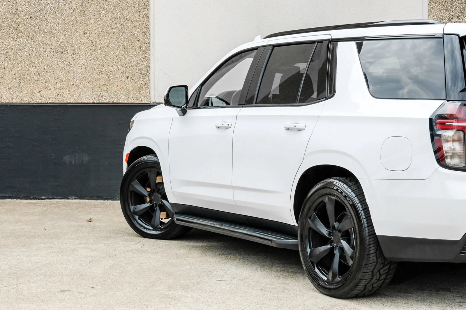 Used 2023 Chevrolet Tahoe RST w/ Luxury Package AWD/4WD image 13