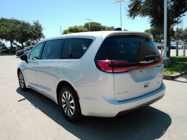 Used 2024 Chrysler Pacifica Limited FWD image 11