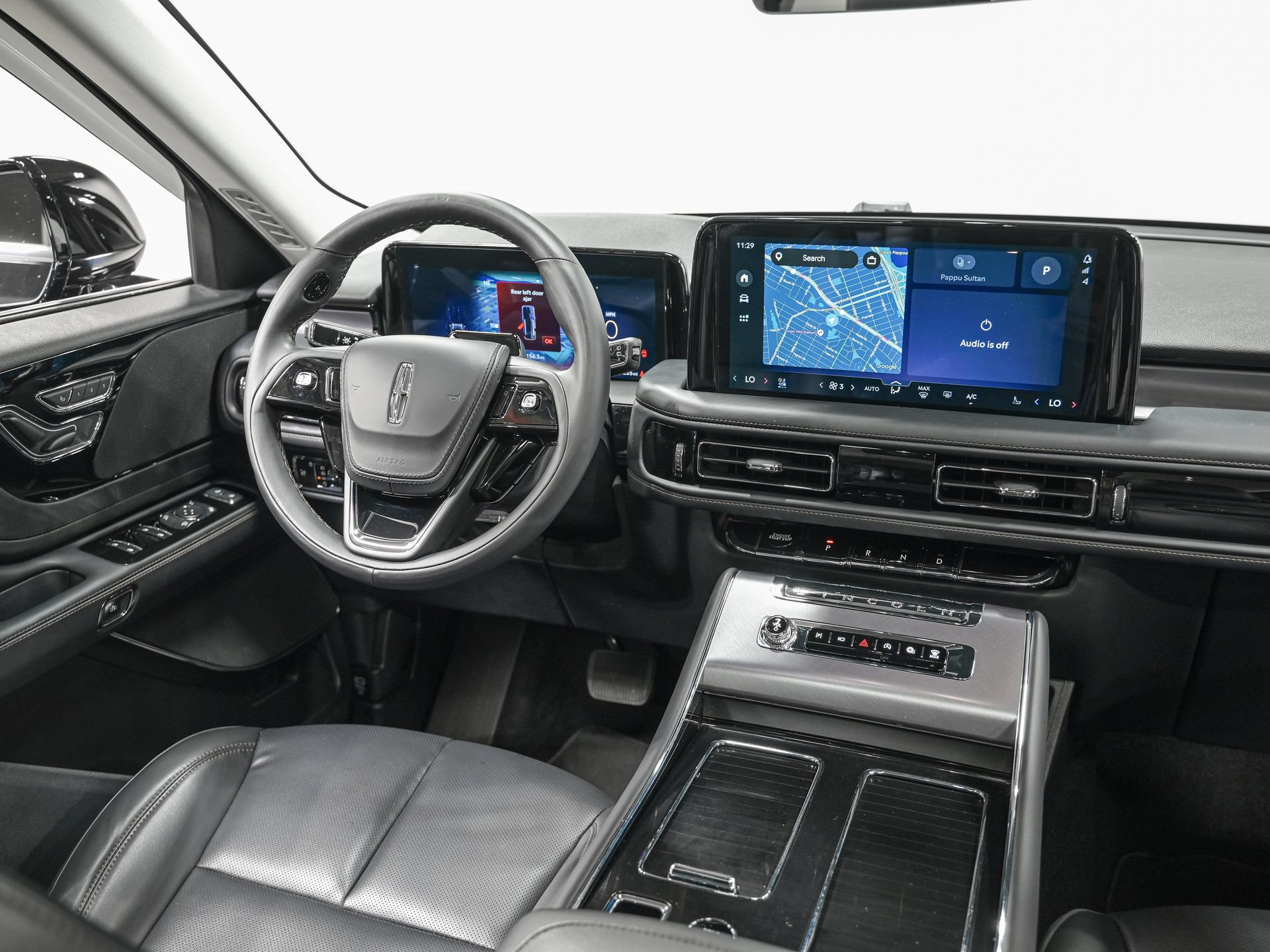 Used 2025 Lincoln Aviator AWD image 30