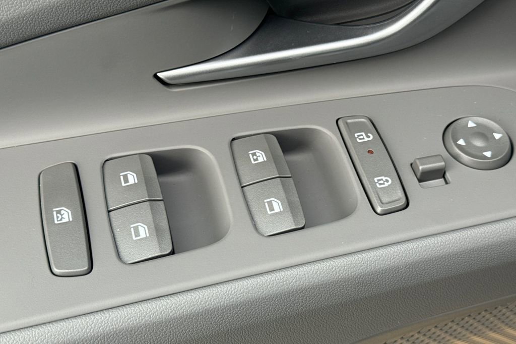 New 2026 Hyundai Elantra Sport FWD image 12