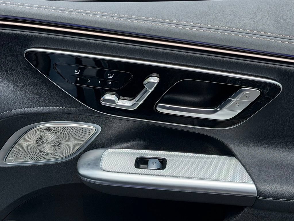 Used 2023 Mercedes-Benz EQE 500 4MATIC Sedan image 34