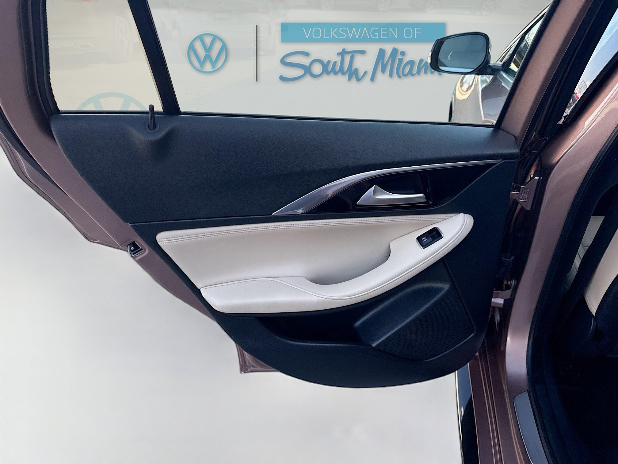 Used 2017 INFINITI QX30 Premium w/ Navigation Package image 25