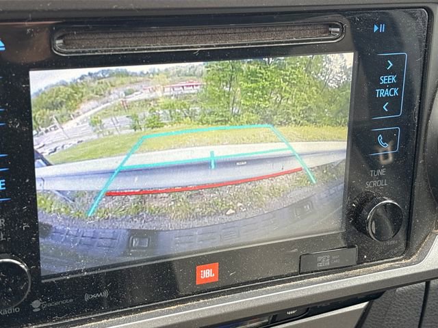 Used 2017 Toyota Tacoma TRD Sport AWD/4WD image 16