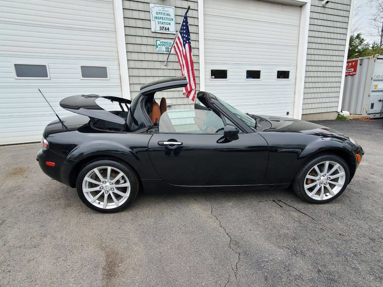 Used 2007 MAZDA MX-5 Miata Grand Touring w/ Premium Pkg RWD image 10
