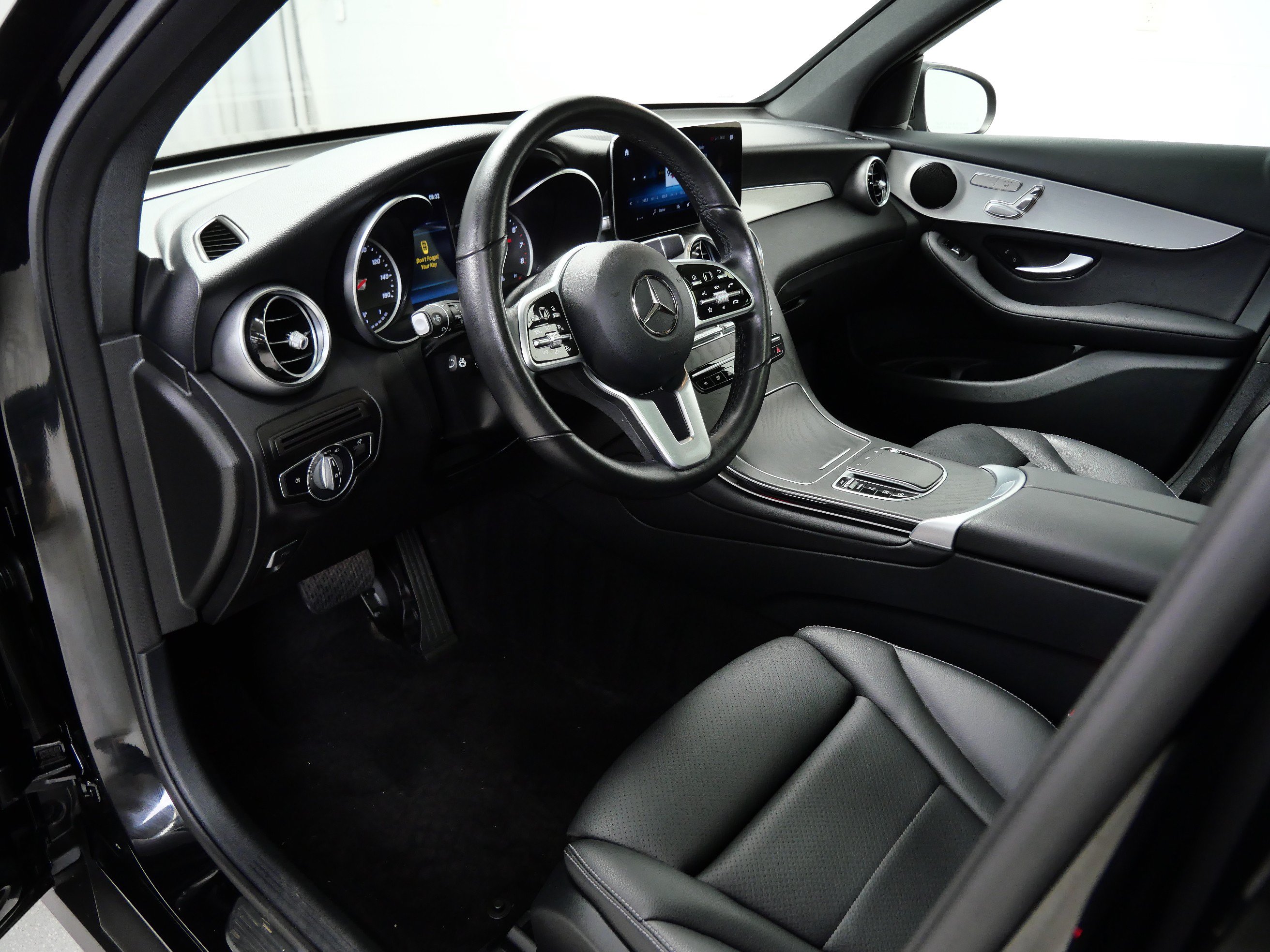Used 2022 Mercedes-Benz GLC 300 4MATIC image 14