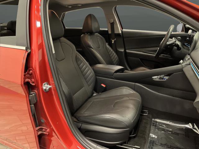 Used 2021 Hyundai Elantra Limited image 29
