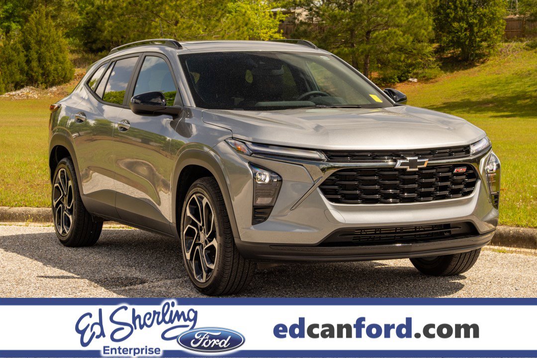 Used 2025 Chevrolet Trax RS w/ Sunroof Package