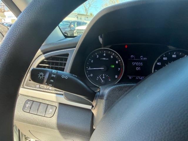Used 2018 Hyundai Elantra SE FWD image 21