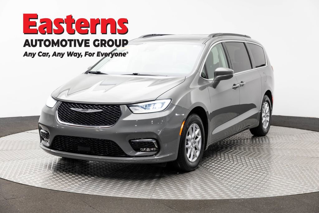 Used 2022 Chrysler Pacifica Touring-L image 1