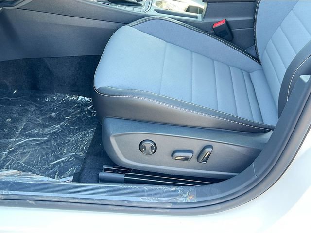 New 2025 Volkswagen Jetta SE image 18