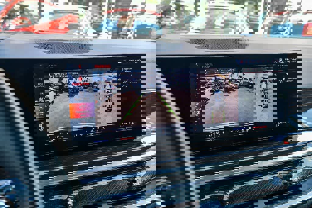 Used 2024 BMW X5 xDrive50e image 27