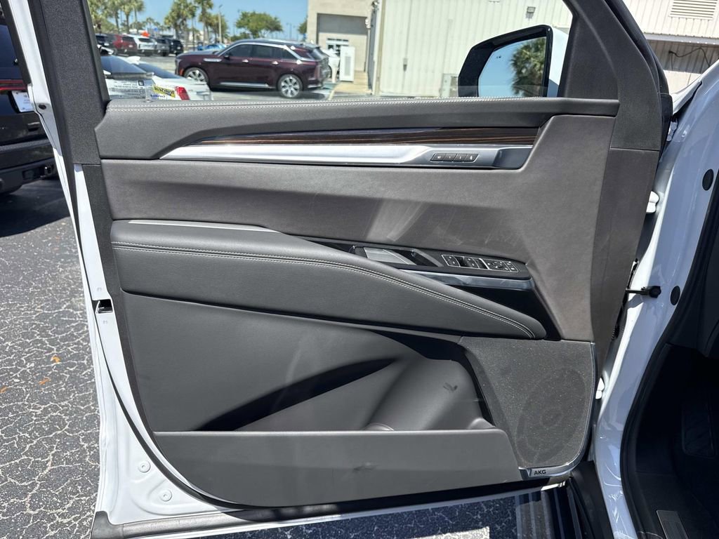 New 2026 Cadillac Escalade ESV Luxury AWD/4WD image 20