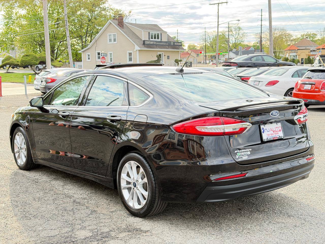 Used 2019 Ford Fusion Energi Titanium FWD image 6