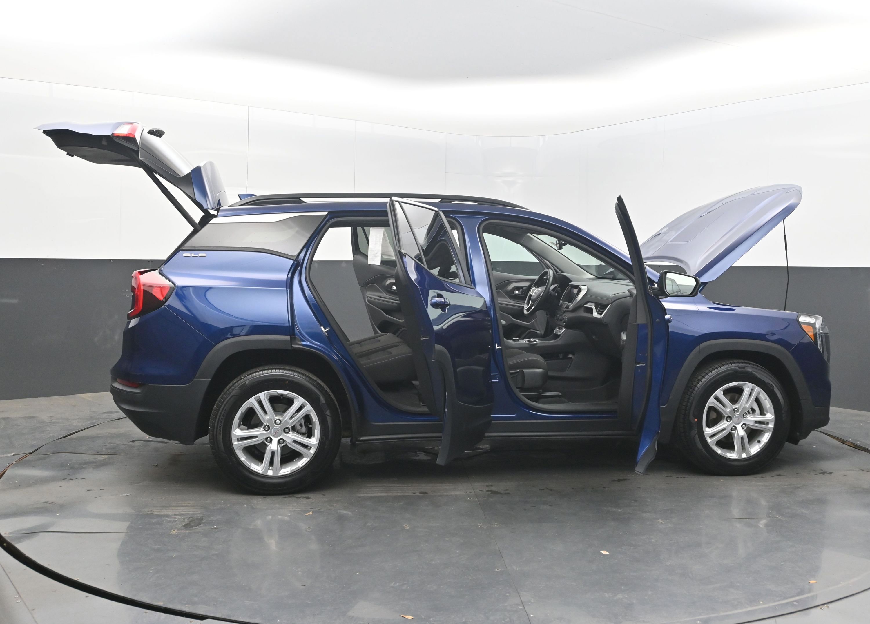 Certified 2022 GMC Terrain SLE w/ Driver Convenience Package FWD image 46