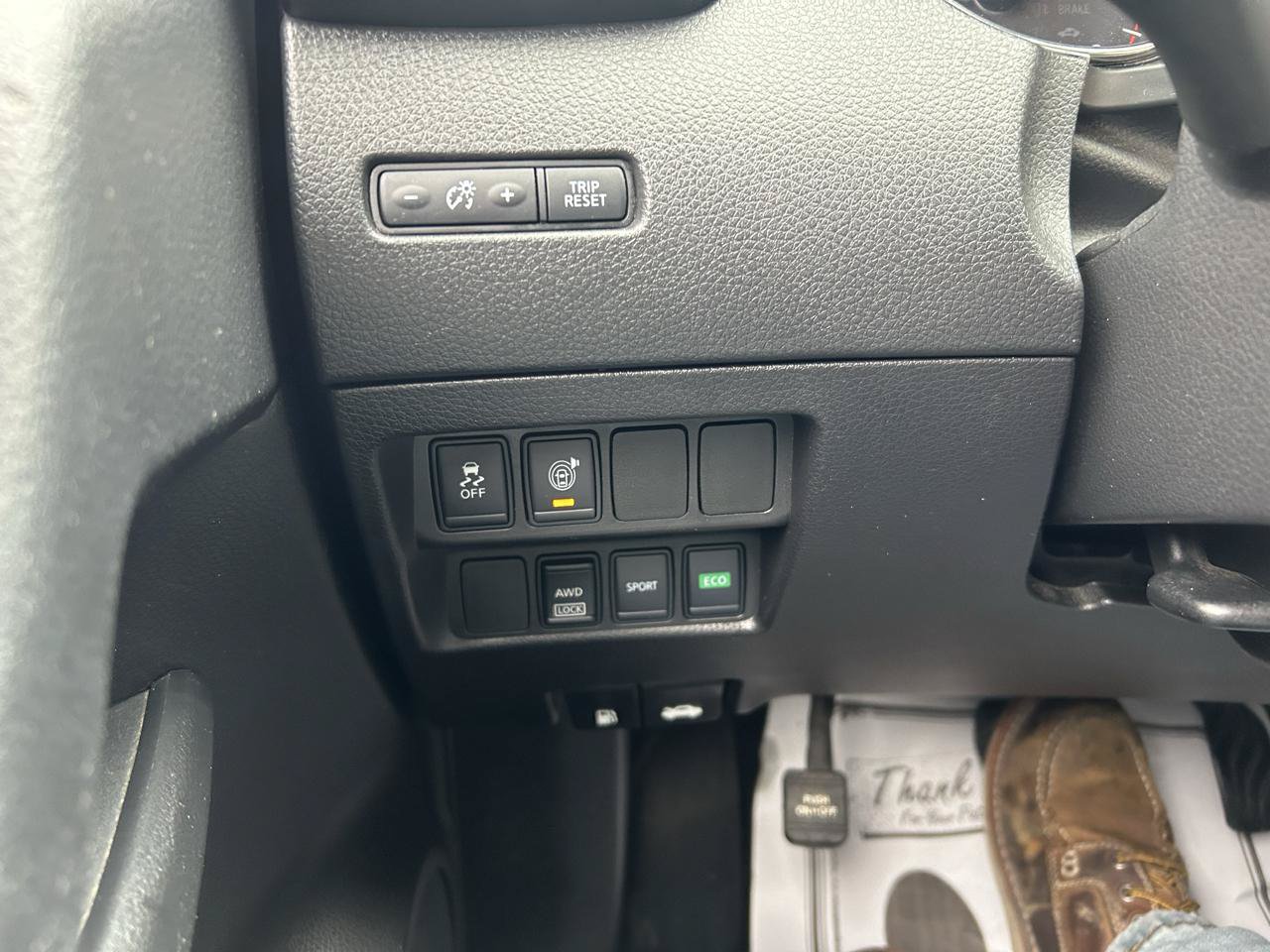 Used 2017 Nissan Rogue SV AWD/4WD image 25