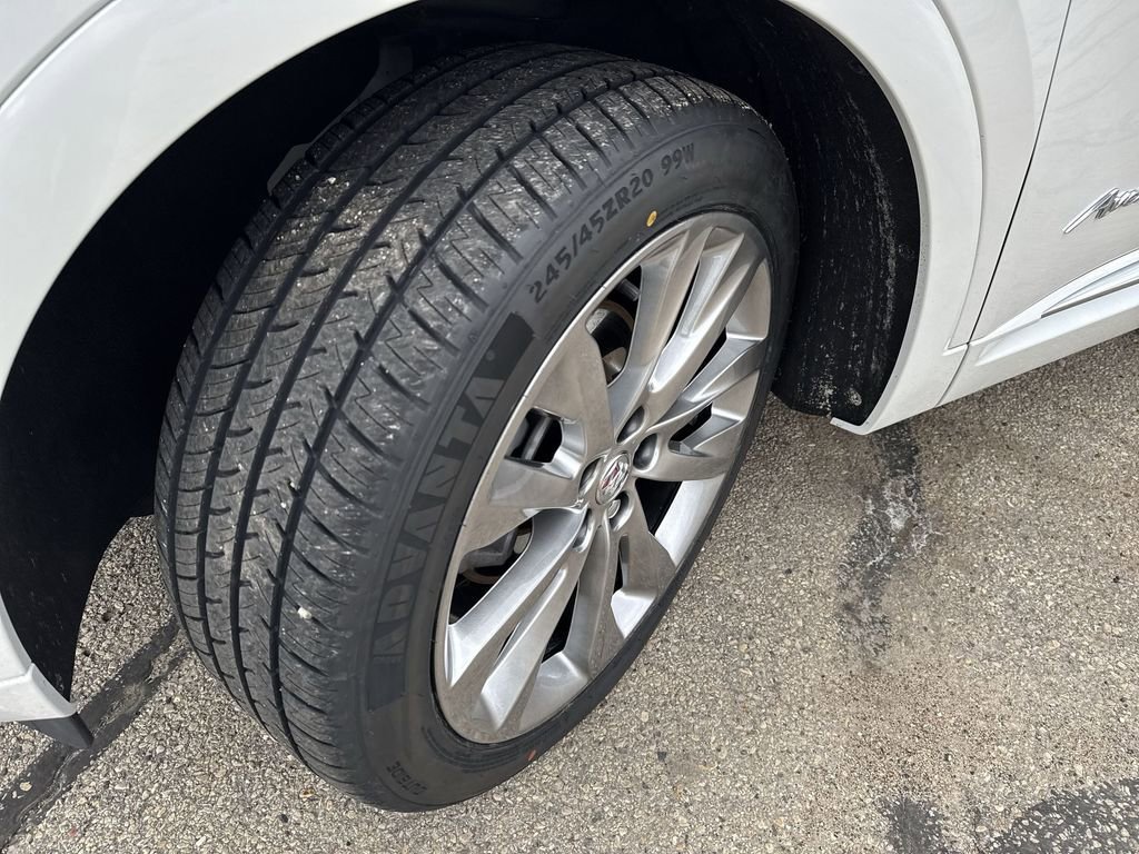 Certified 2023 Buick Envision Avenir AWD/4WD image 2