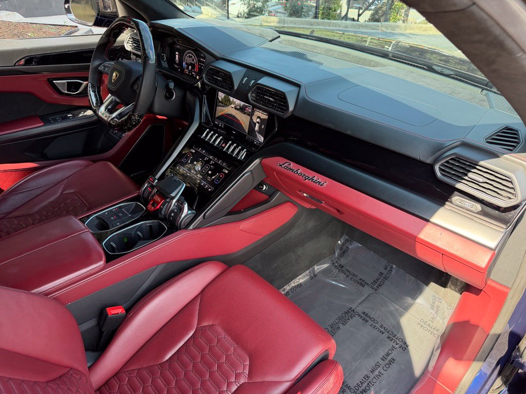Used 2021 Lamborghini Urus AWD/4WD image 33