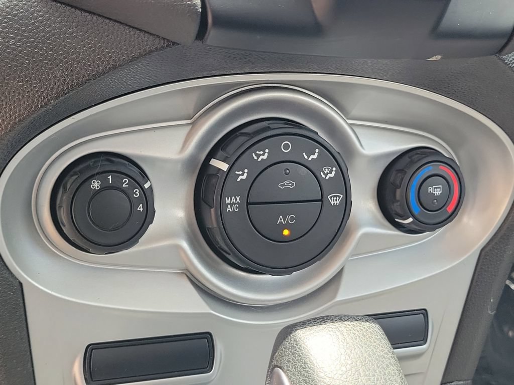 Used 2019 Ford Fiesta SE FWD image 28