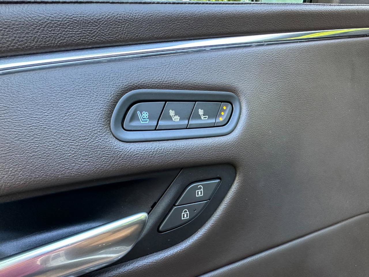 Used 2021 Cadillac Escalade ESV Sport w/ Driver Assist Tech Package image 11