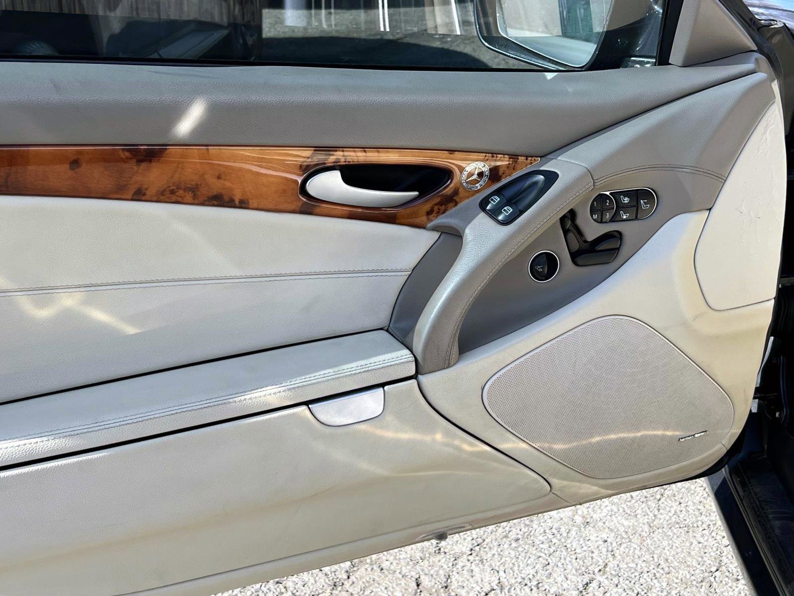 Used 2009 Mercedes-Benz SL 550 image 14