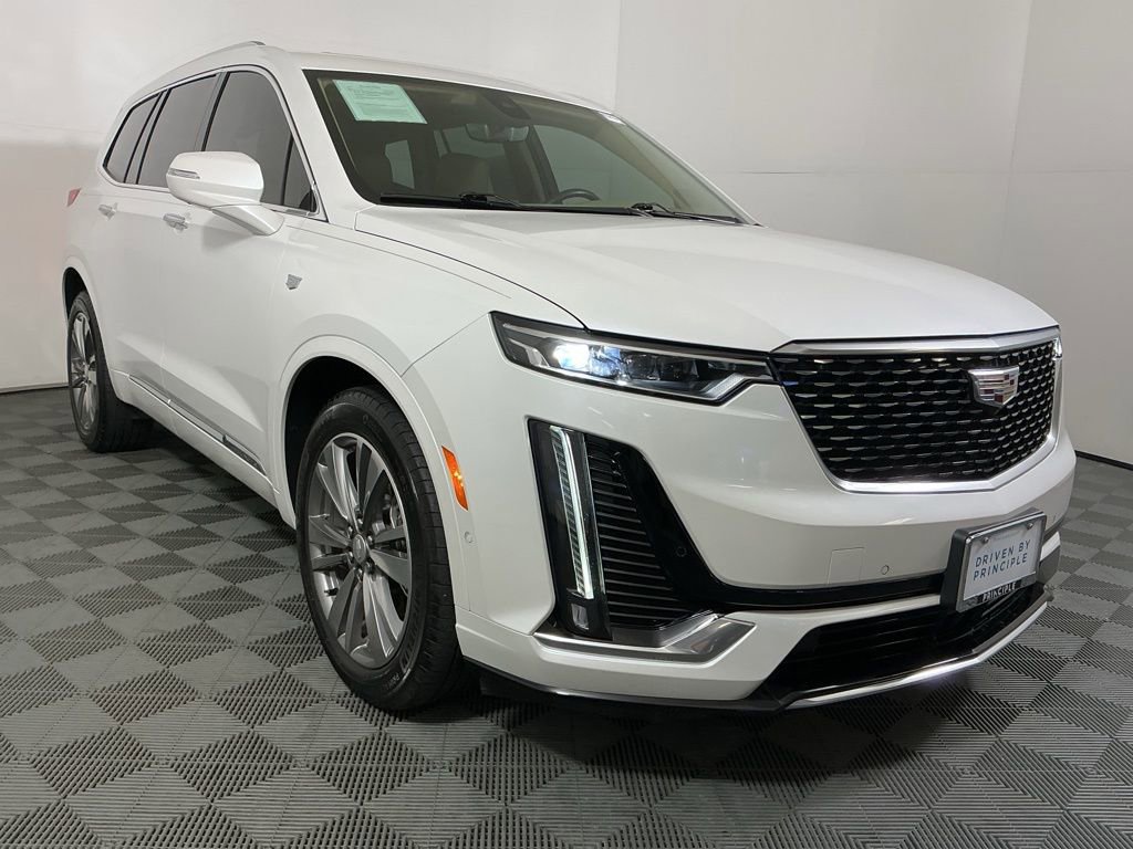 Used 2021 Cadillac XT6 Premium Luxury w/ Platinum Package image 4
