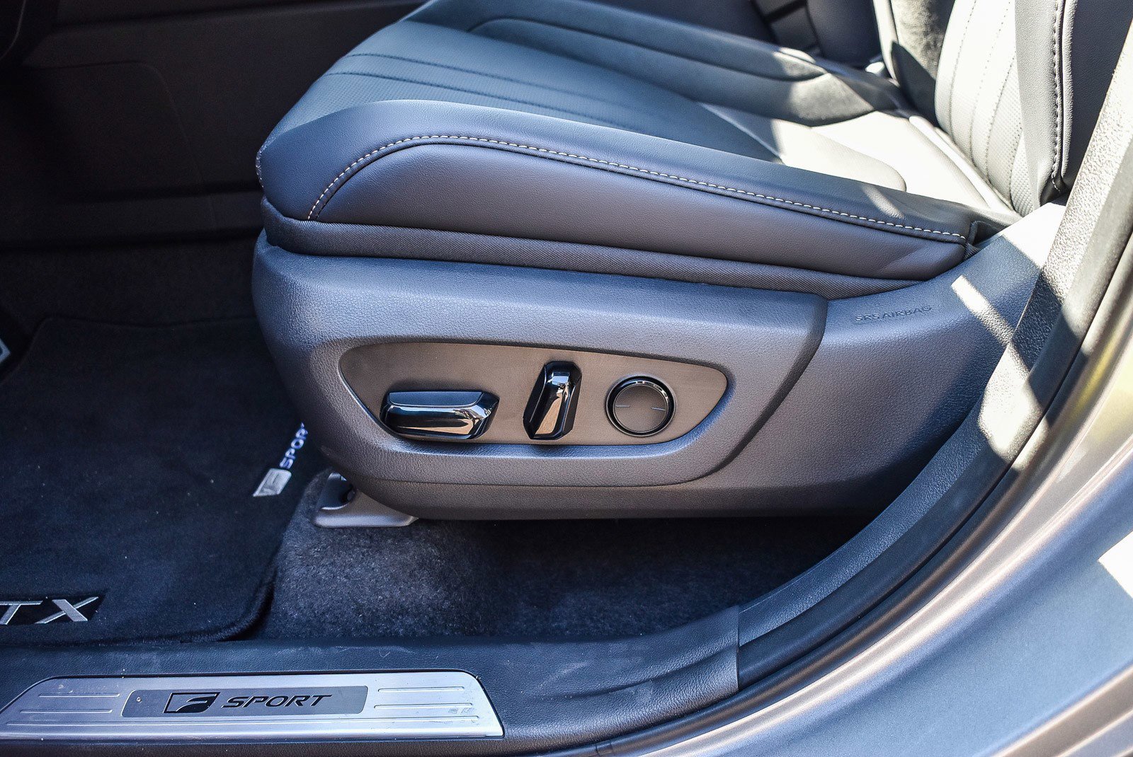 New 2026 Lexus TX 500h AWD image 21