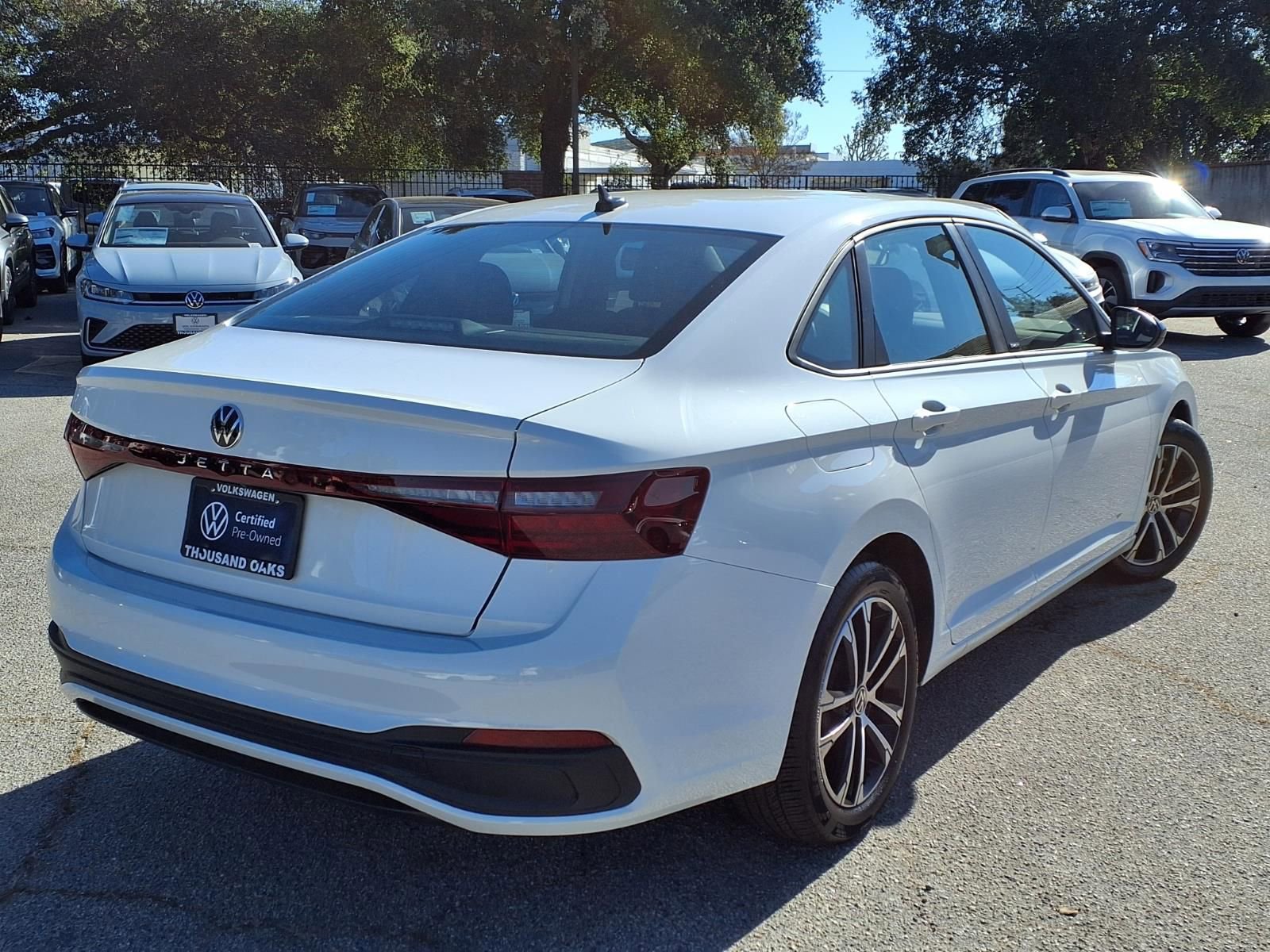 Certified 2025 Volkswagen Jetta Sport image 7