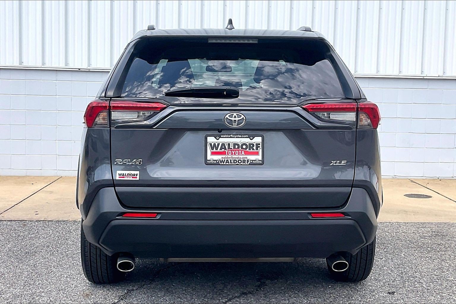 Used 2024 Toyota RAV4 XLE FWD image 5