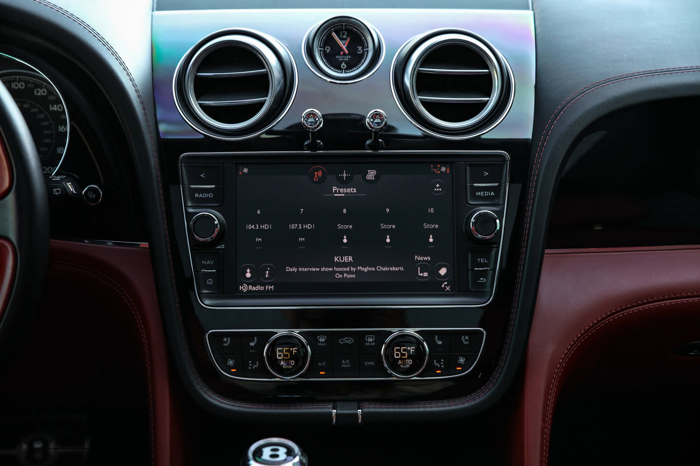 Used 2019 Bentley Bentayga image 36