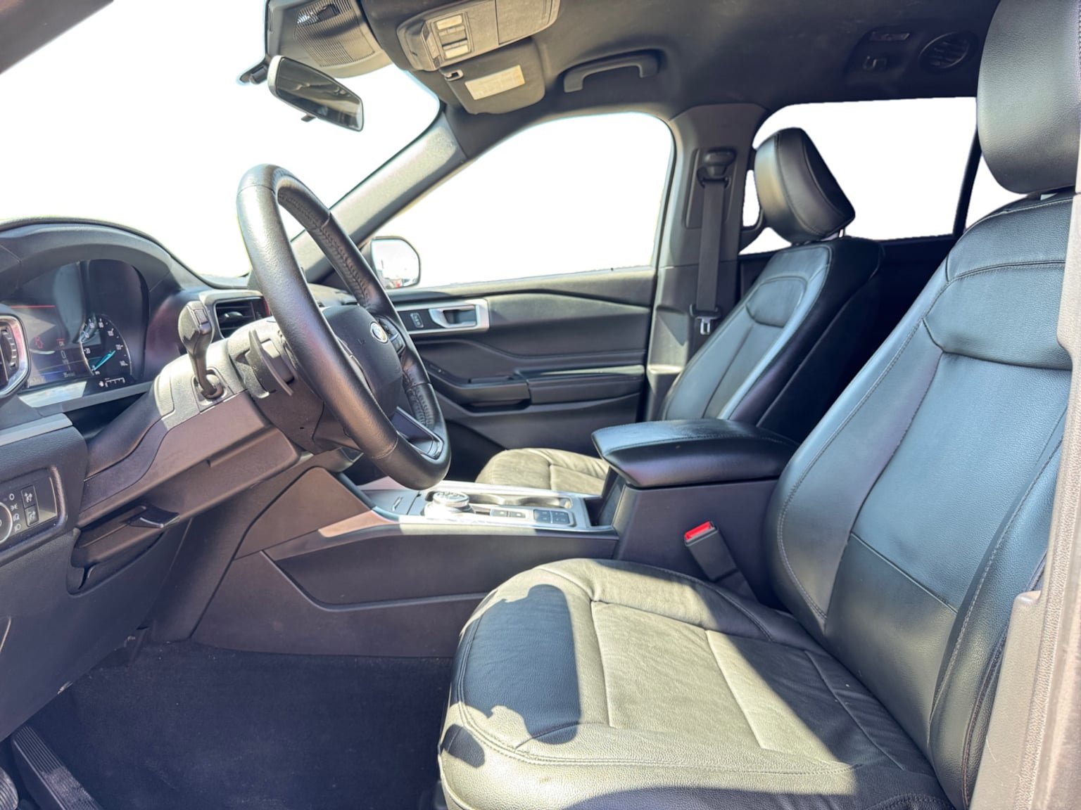 Used 2020 Ford Explorer XLT w/ Equipment Group 202A RWD image 10