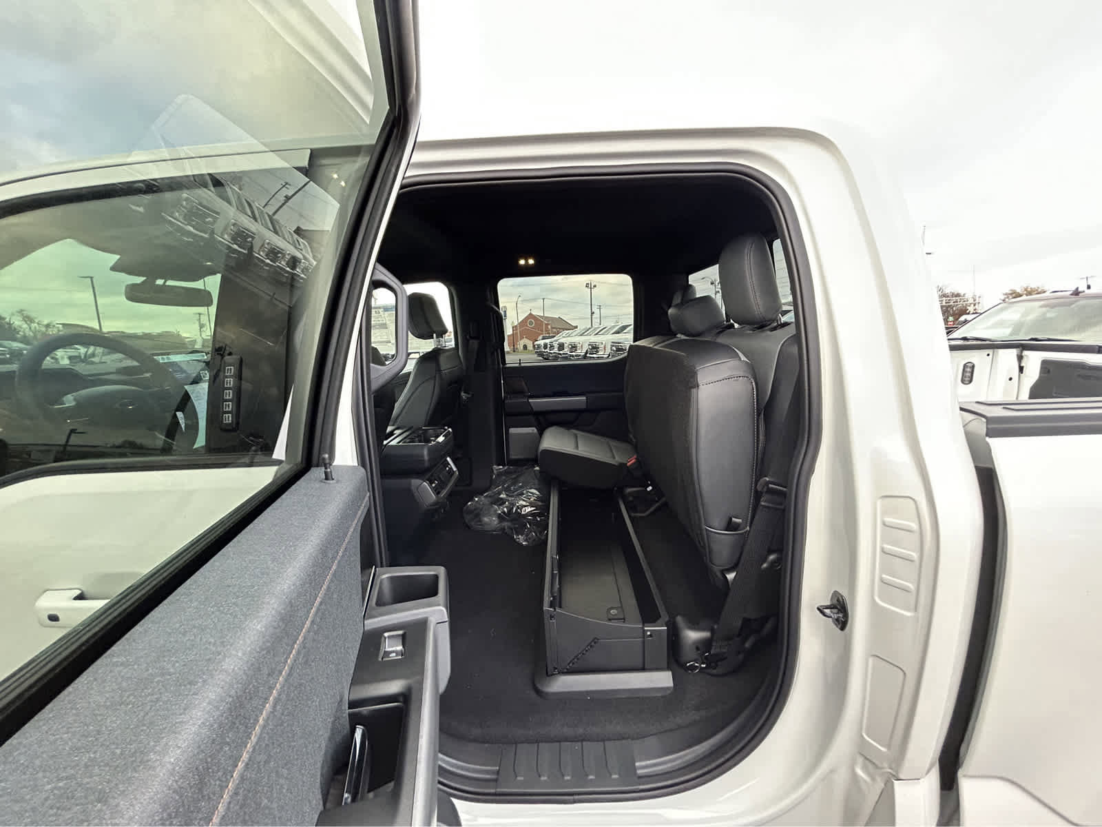 New 2023 Ford F150 Lightning Lariat image 20