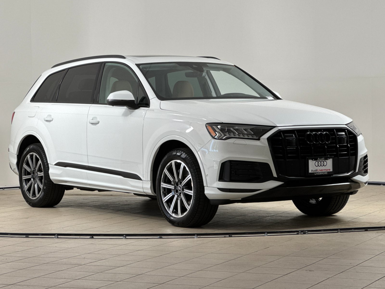 Used 2023 Audi Q7 2.0T Premium Plus w/ Premium Plus Package AWD/4WD image 8