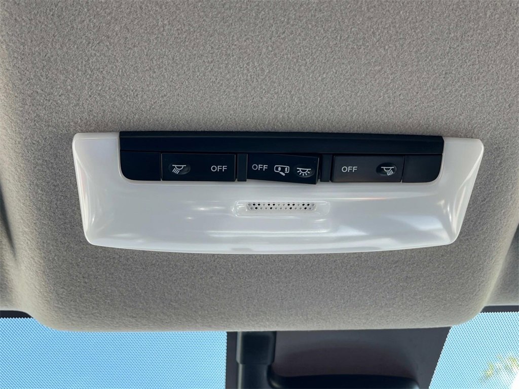 New 2025 Nissan Versa SV w/ Trunk Package image 28