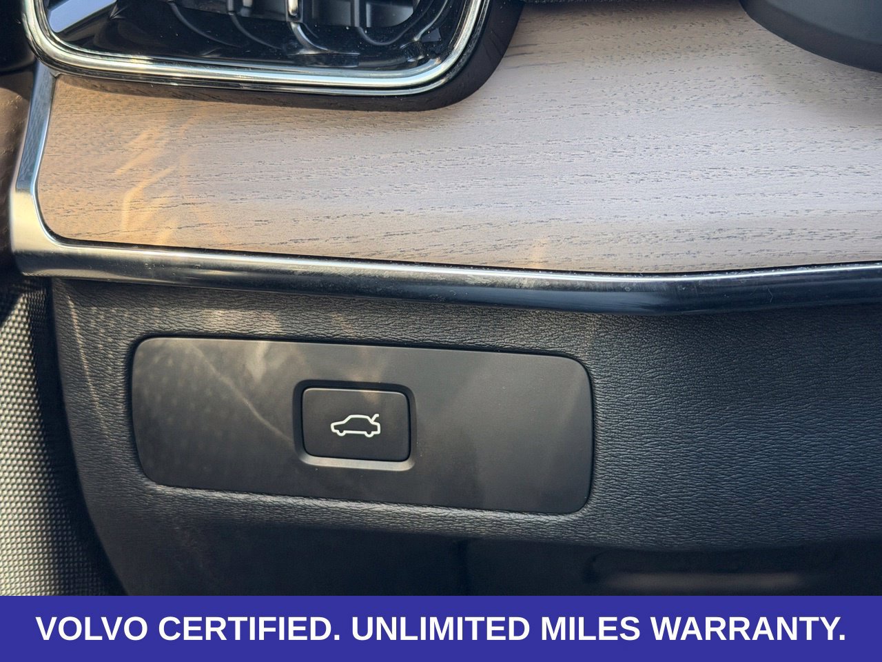 Certified 2026 Volvo XC90 B6 Plus AWD/4WD image 25