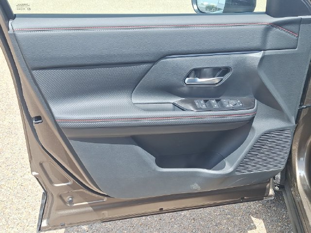 New 2026 Nissan Kicks SR FWD image 10