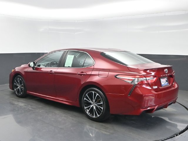 Used 2018 Toyota Camry SE w/ Moonroof Package FWD image 3