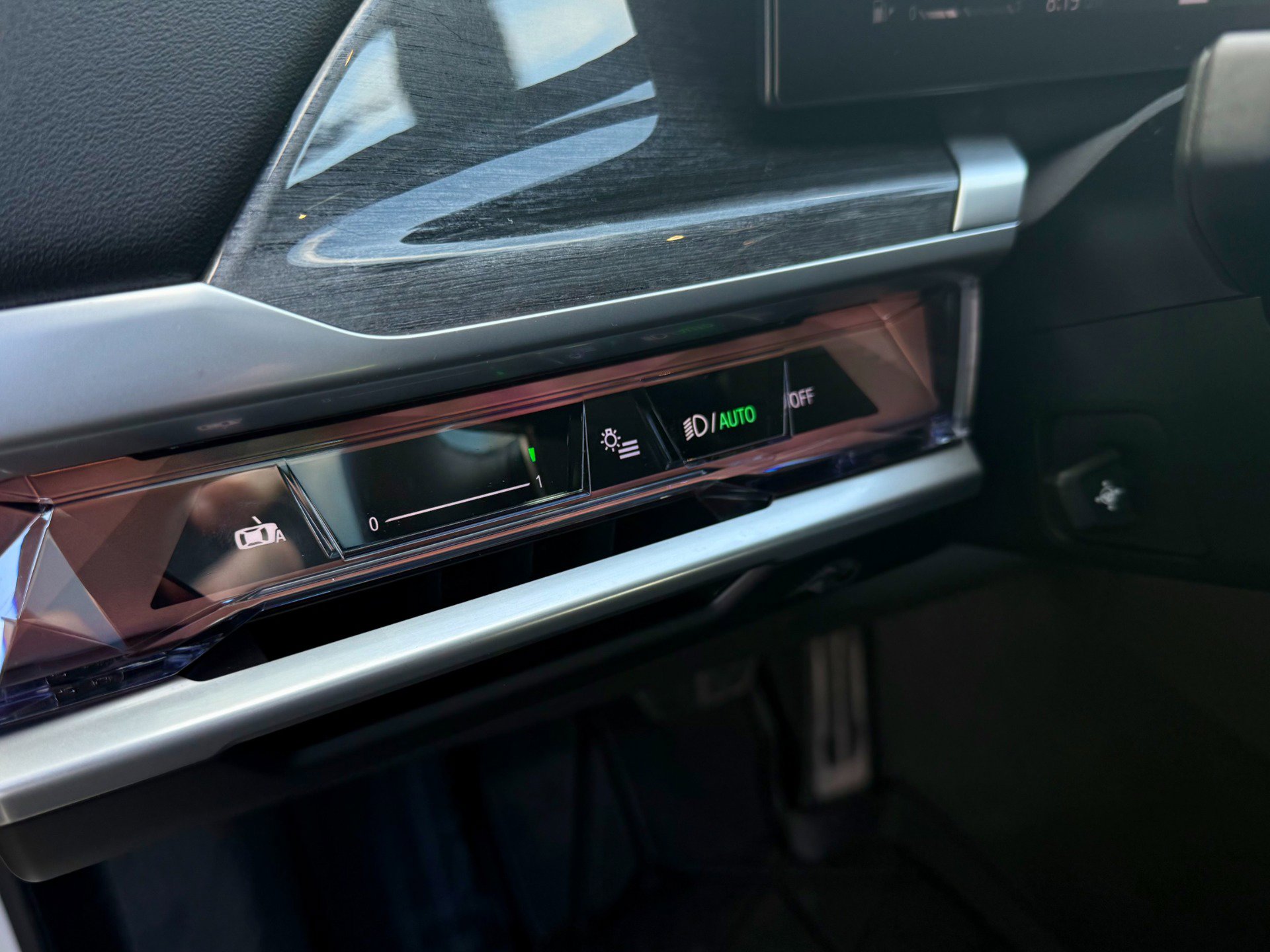 Used 2025 BMW 760i xDrive w/ Executive Package AWD/4WD image 26