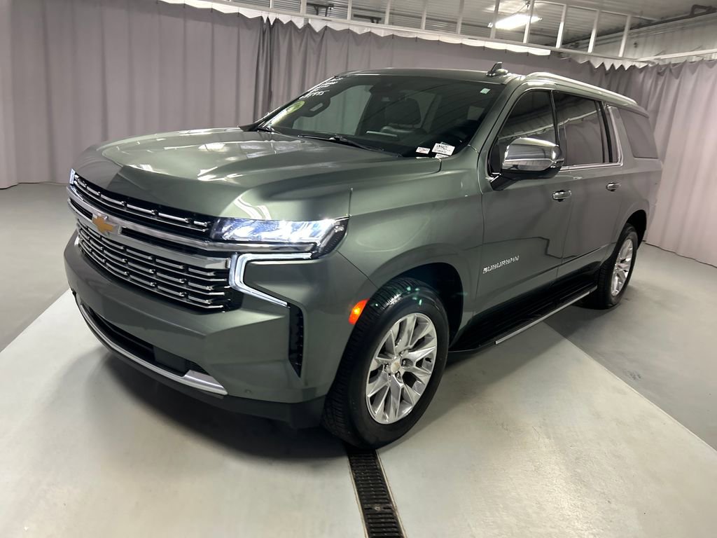 Used 2023 Chevrolet Suburban Premier image 3