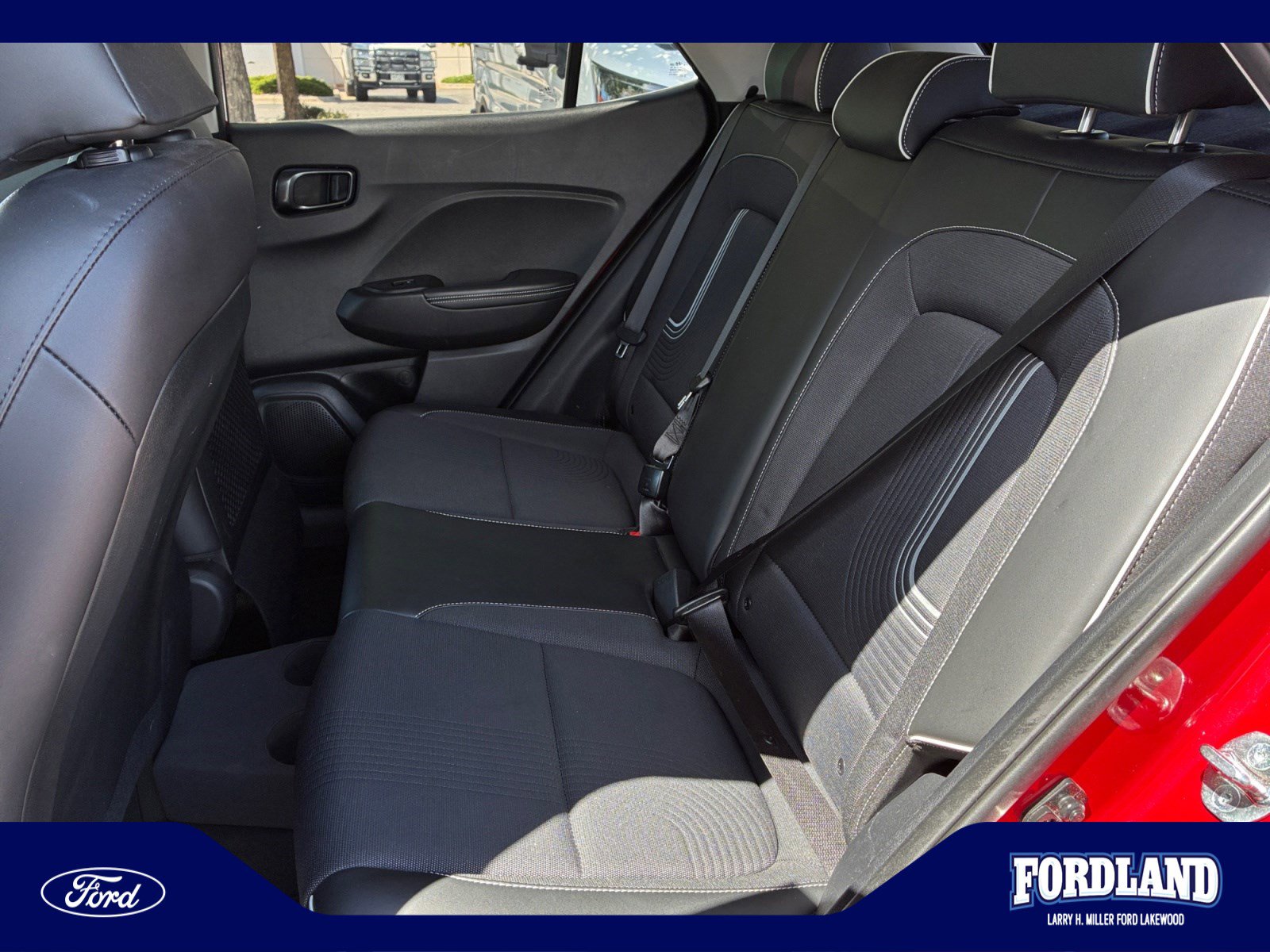 Used 2023 Hyundai Venue Limited FWD image 16