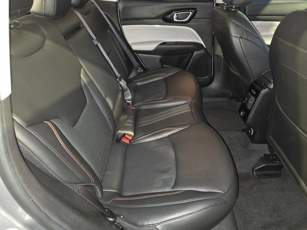 Used 2022 Jeep Compass Limited image 19