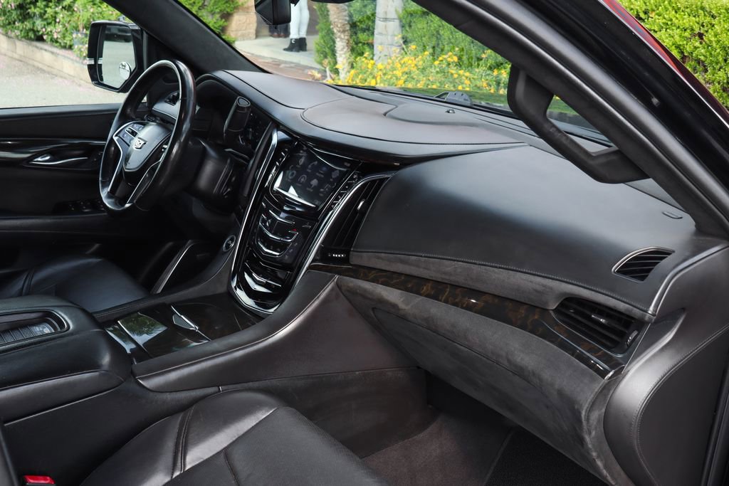 Used 2018 Cadillac Escalade ESV Platinum image 54