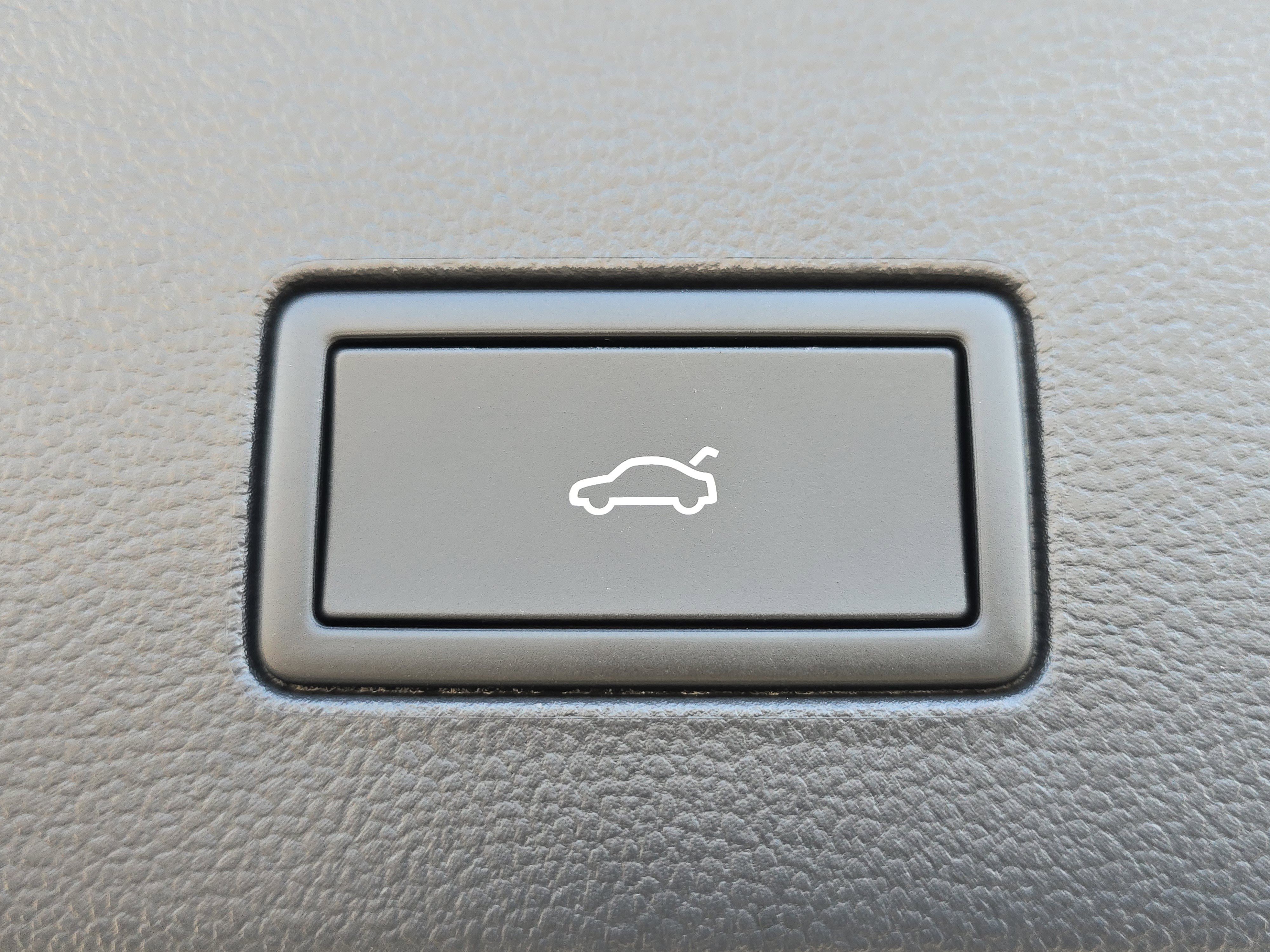 New 2026 Volkswagen Atlas Cross Sport SEL Premium R-Line image 18