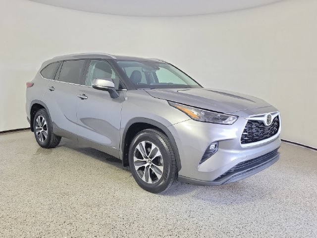 Used 2026 Toyota Highlander XLE AWD/4WD image 4