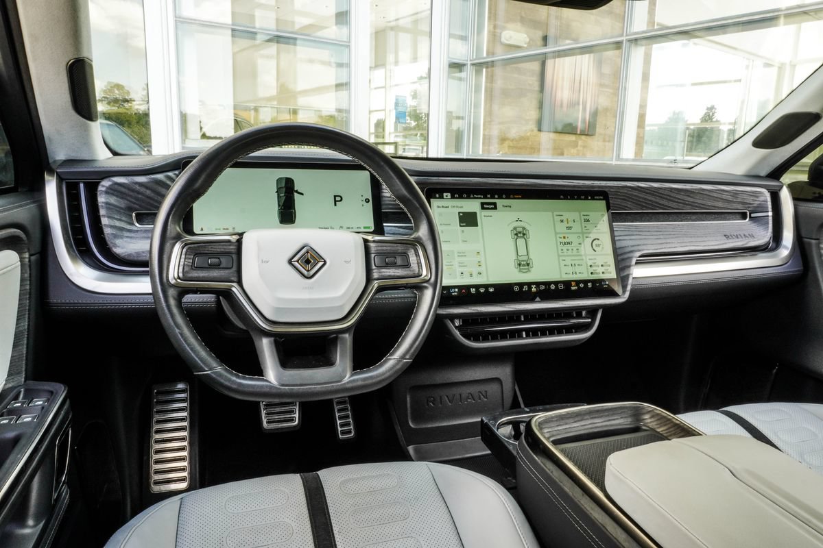 Used 2022 Rivian R1T Adventure AWD/4WD image 16