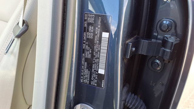 Certified 2023 Volvo XC60 B5 Plus w/ Climate Package image 32