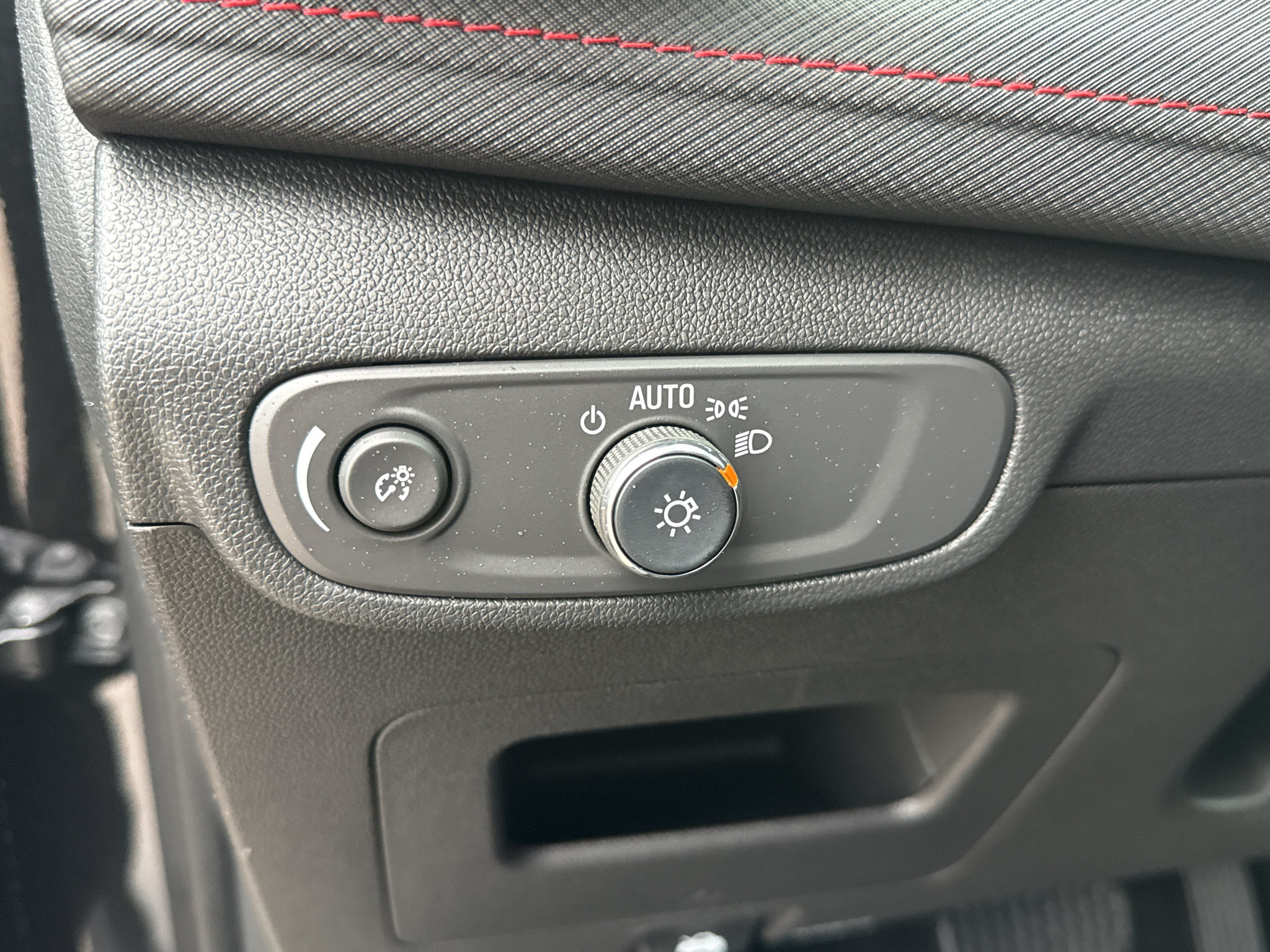 New 2026 Chevrolet TrailBlazer RS w/ Convenience Package FWD image 14